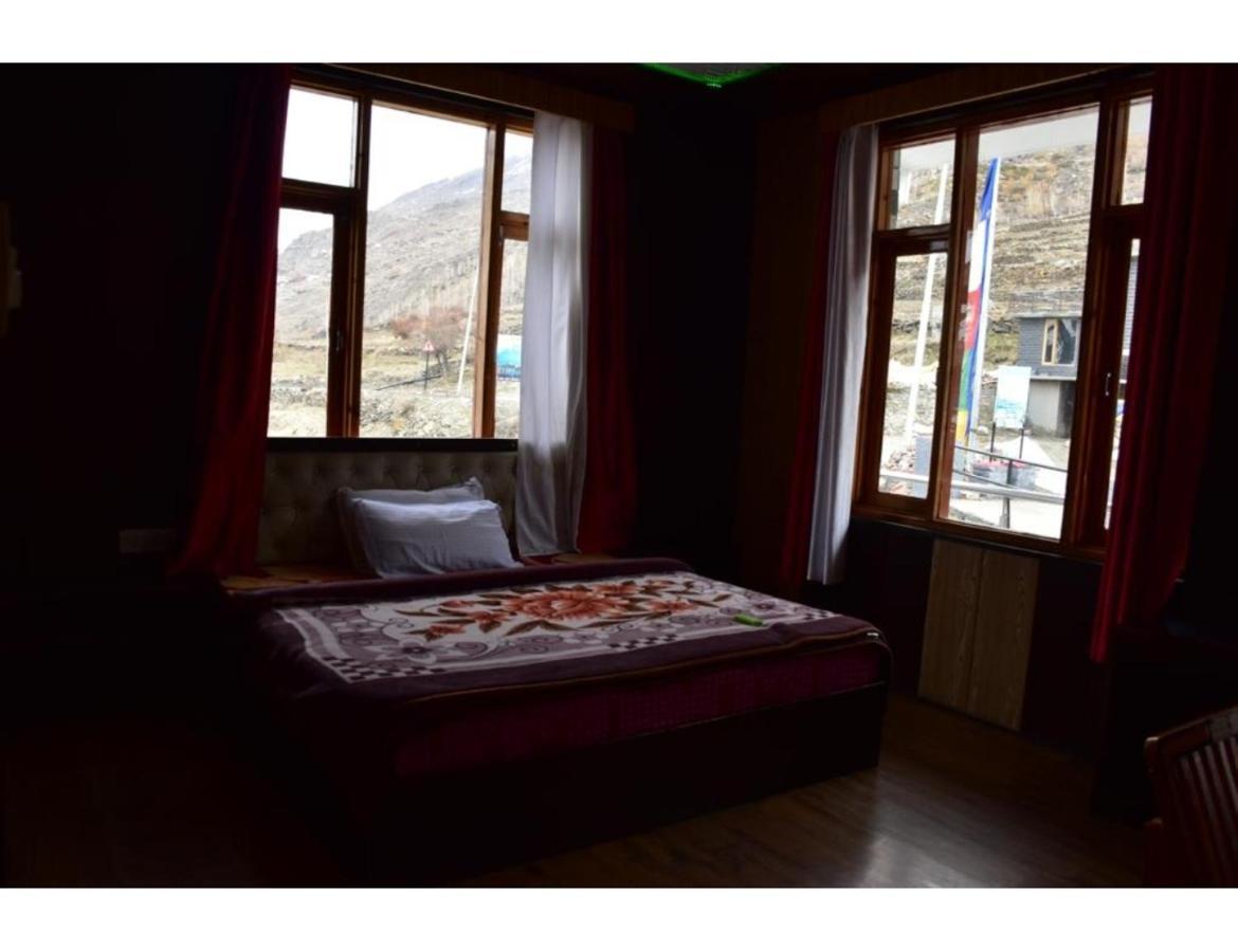 Hotel Peak View, Lahaul Sissu Экстерьер фото