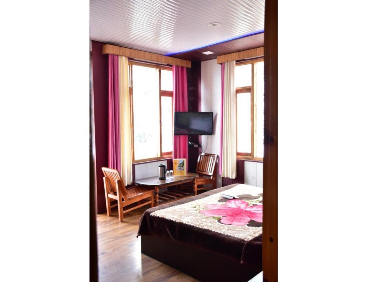 Hotel Peak View, Lahaul Sissu Экстерьер фото